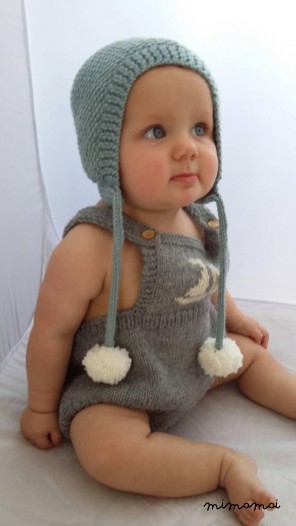 Baby bonnet, baby hat, baby winter hat, newborn babypresent, new baby, pompom hat