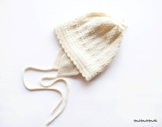 Babies/Children's merino wool mid-season hat/bonnet