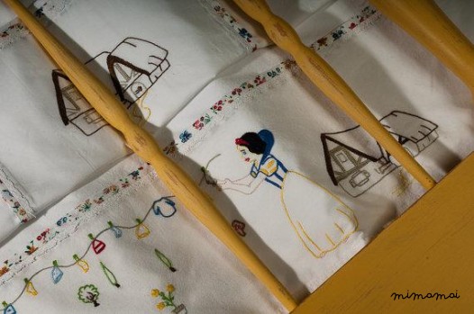 Snow White cradle bedding, baby sheets and pillowcase, hand embroidered