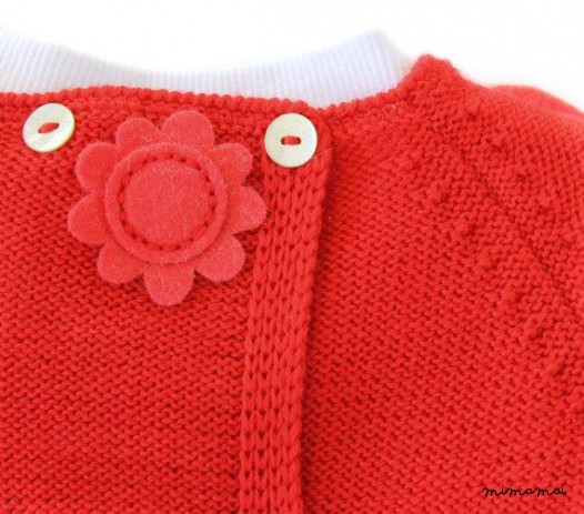 Maglia bambino vestito in rosso con fiori di feltro. 100% lana merino.