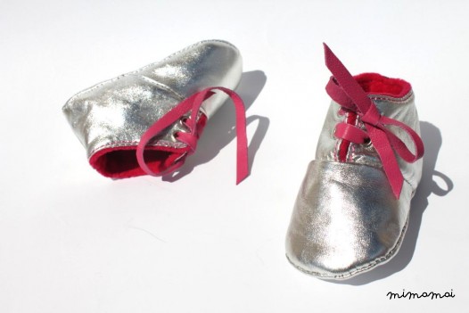 3 - 6 Months Slippers / Baby Shoes Lamb Glitter silver argent