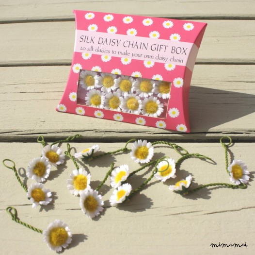 Slik Daisy Chain Pillow Gift Box