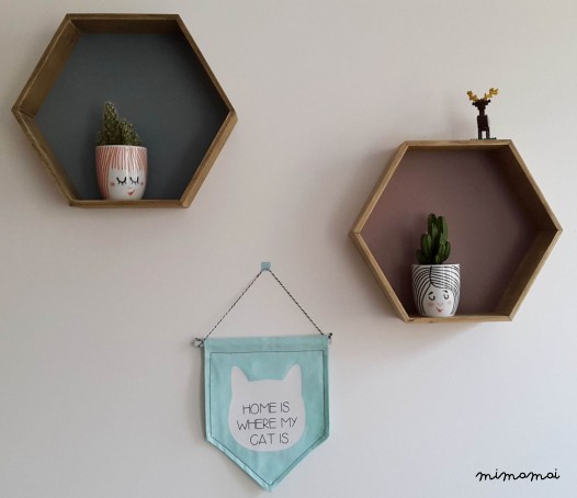 Wall banner "HOME IS WERE MY CAT IS"