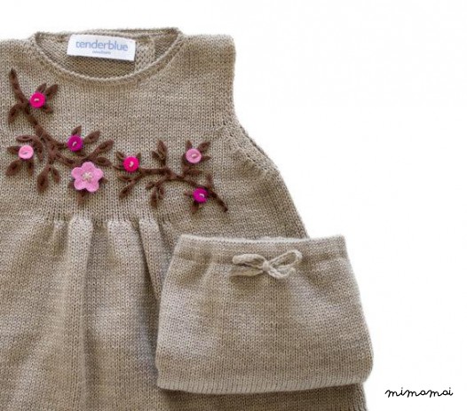 maglia baby dress set e copertura del pannolino. Taupe. Fiori del feltro.
