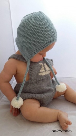 Baby bonnet, baby hat, baby winter hat, newborn babypresent, new baby, pompom hat