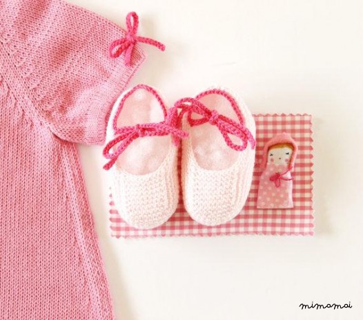Maglia bambino vestito rosa con un lecca-lecca all'uncinetto.