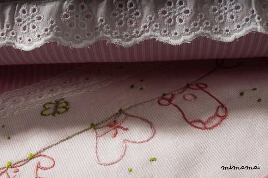 hand embroidered baby girl's blanket &Eta;appy clothes horses light rose and white