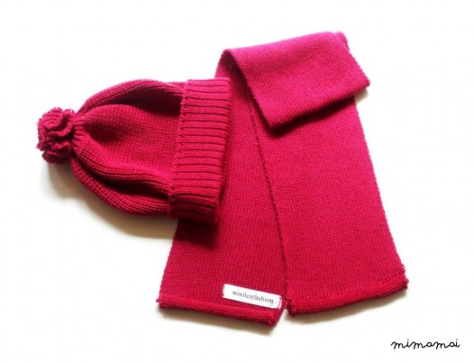 Babies/Children's merino wool hat/pom pom hat/bonnet hat/beanie