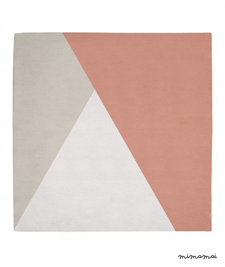 Tapis g&eacute;om&eacute;trique fille