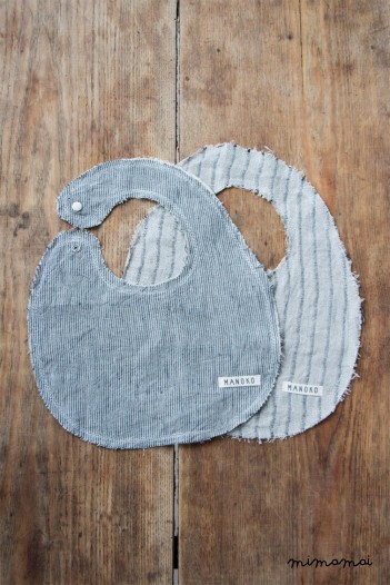 Linen baby bib set of 2