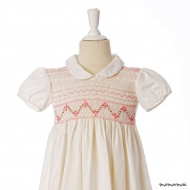 Becker&rsquo;s White Flower girl