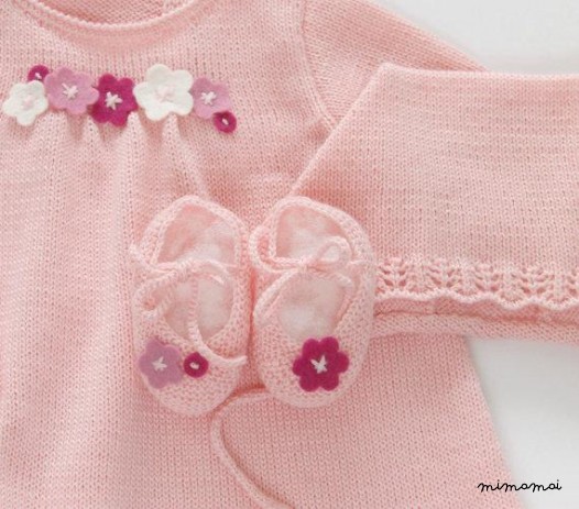 Maglia bambino vestito, cappello e scarpe da impostare. Neonata, nel colore rosa.