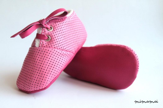 0-3 Months Slippers / Baby Shoes Lamb Leather Soft Sole Pink Dots