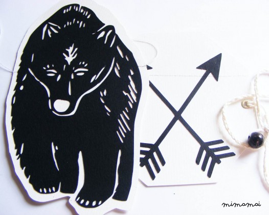 BEAR PAPER GARLAND