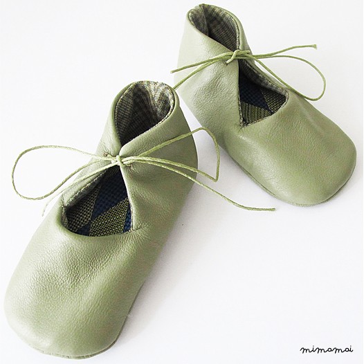 Summer coat, hat and shoes. 100% pure wool, silk and soft leather.