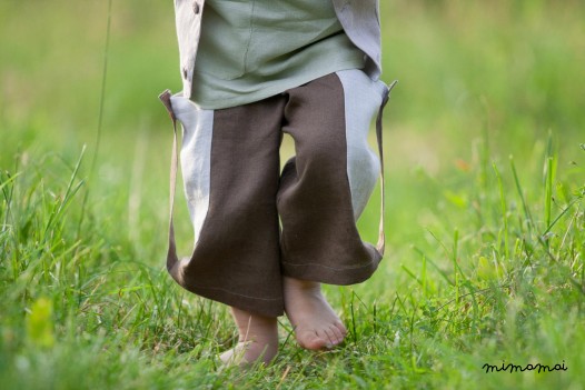 Linen brown pants with grey pockets
