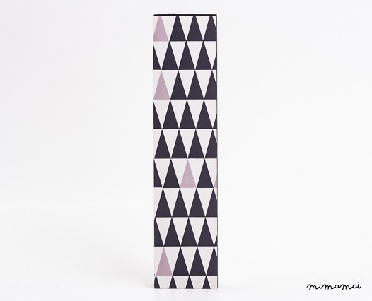 lettera in legno I - trama triangoli neri