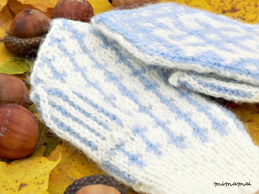 Hand knit wool baby mittens - baby boy gift