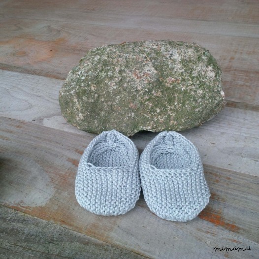 Baby shoes and knitted toy Luigi, handmade knitwear of organic cotton, grey and dark grey